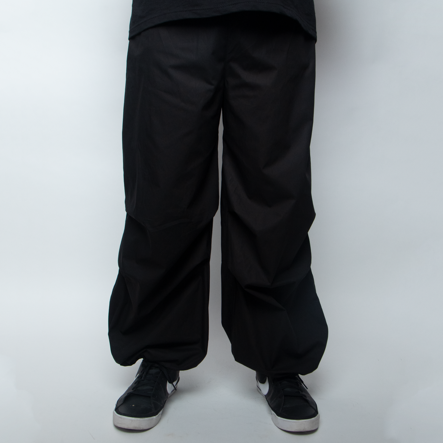 Heavy-weight Baggy Parachute Pants - Black